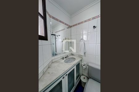 Apartamento à venda com 320m², 4 quartos e 3 vagasBanheiro da Suíte 2