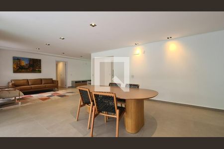 Apartamento à venda com 3 quartos, 246m² em Sumaré, São Paulo