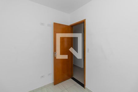 Quarto 1 de apartamento para alugar com 2 quartos, 50m² em Parque das Paineiras, São Paulo