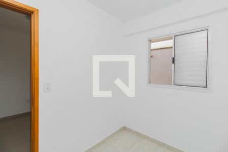 Quarto 1 de apartamento para alugar com 2 quartos, 50m² em Parque das Paineiras, São Paulo