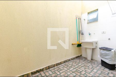 Área de Serviço de casa de condomínio para alugar com 2 quartos, 65m² em Vila dos Remedios, São Paulo