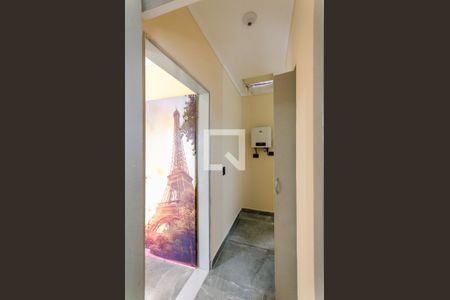 Banheiro Corredor de casa de condomínio para alugar com 2 quartos, 65m² em Vila dos Remedios, São Paulo
