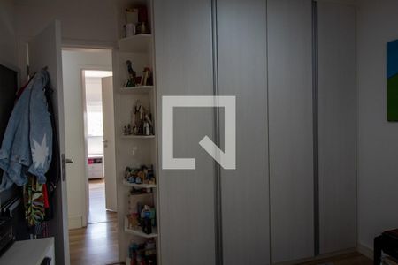 Apartamento à venda com 101m², 3 quartos e 2 vagasQuarto 2 