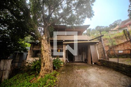 Casa à venda com 65m², 2 quartos e 1 vaga Casa à venda com 65m², 2 quartos e 1 vagaFachada