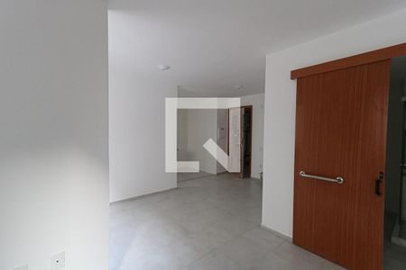 Sala de apartamento para alugar com 1 quarto, 45m² em Água Santa, Rio de Janeiro