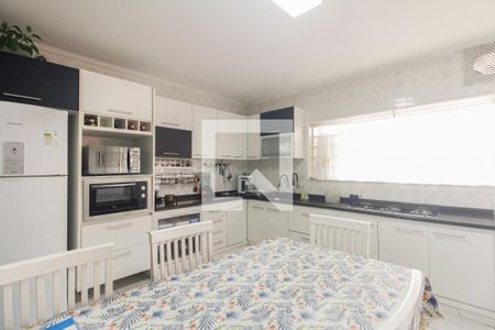 Casa à venda com 370m², 6 quartos e 5 vagasCozinha 