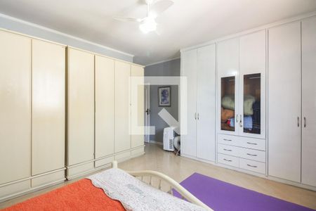 Casa à venda com 370m², 6 quartos e 5 vagasQuarto 2