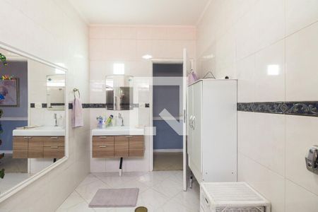 Casa à venda com 370m², 6 quartos e 5 vagasBanheiro Social 1