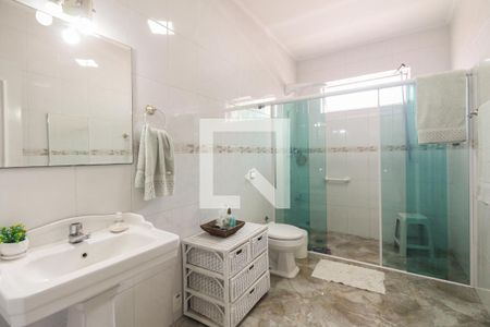 Casa à venda com 370m², 6 quartos e 5 vagasBanheiro Suíte 