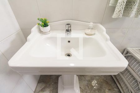 Casa à venda com 370m², 6 quartos e 5 vagasBanheiro Suíte 