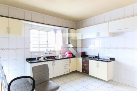 Casa para alugar com 240m², 3 quartos e 1 vagaCozinha