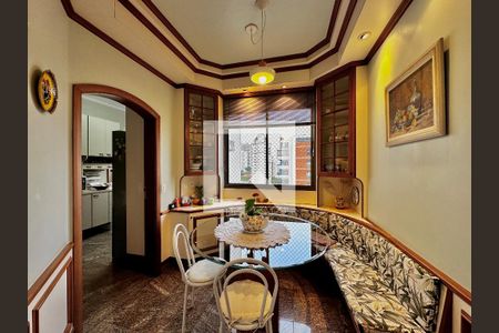 Apartamento para alugar com 180m², 3 quartos e 4 vagasCopa