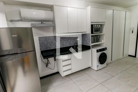 Studio à venda com 35m², 1 quarto e sem vaga Studio à venda com 35m², 1 quarto e sem vagaCozinha e Área de Serviço