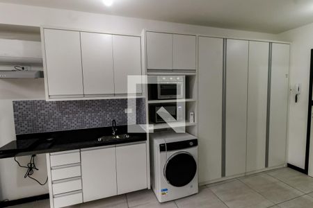 Studio à venda com 35m², 1 quarto e sem vaga Studio à venda com 35m², 1 quarto e sem vagaCozinha e Área de Serviço