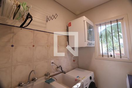 Casa à venda com 242m², 3 quartos e 5 vagasLavanderia