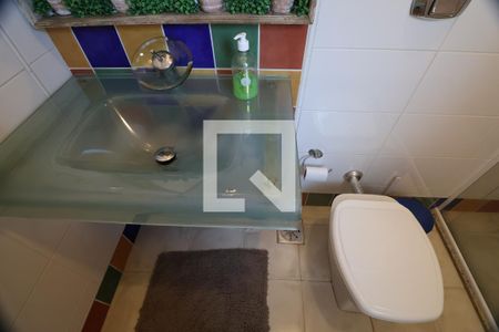 Casa à venda com 242m², 3 quartos e 5 vagasBanheiro de serviço