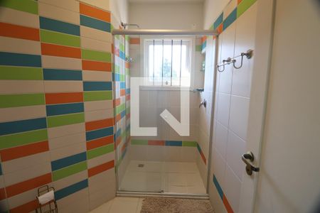 Casa à venda com 242m², 3 quartos e 5 vagasBanheiro da Suíte 1-2