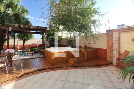 Casa à venda com 242m², 3 quartos e 5 vagasÁrea externa