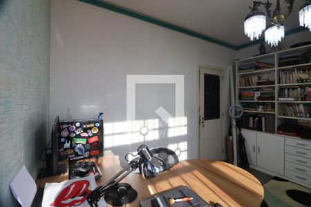 Casa à venda com 242m², 3 quartos e 5 vagasEscritório