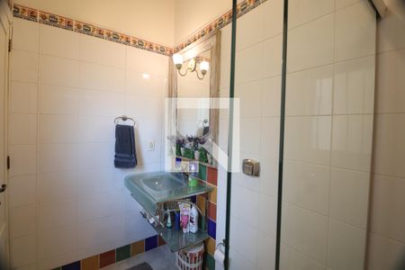 Casa à venda com 242m², 3 quartos e 5 vagasBanheiro de serviço