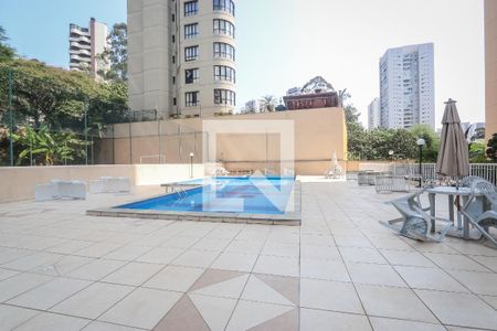 Apartamento à venda com 84m², 2 quartos e 2 vagas Apartamento à venda com 84m², 2 quartos e 2 vagasÁrea comum - Piscina