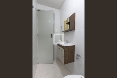 Casa para alugar com 77m², 3 quartos e 1 vaga Casa para alugar com 77m², 3 quartos e 1 vagaBanheiro 2