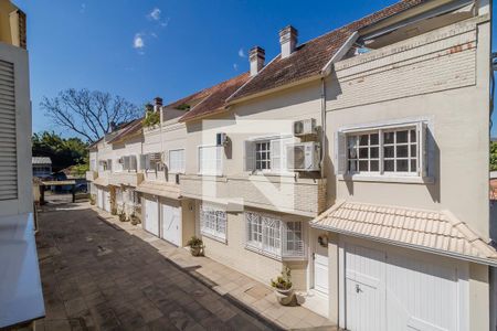 Casa de condomínio à venda com 150m², 3 quartos e 2 vagas Casa de condomínio à venda com 150m², 3 quartos e 2 vagasVista