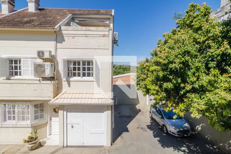 Casa de condomínio à venda com 150m², 3 quartos e 2 vagas Casa de condomínio à venda com 150m², 3 quartos e 2 vagasVista