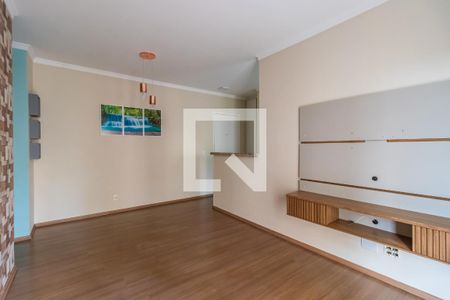 Sala de apartamento para alugar com 2 quartos, 72m² em Jardim Tupanci, Barueri