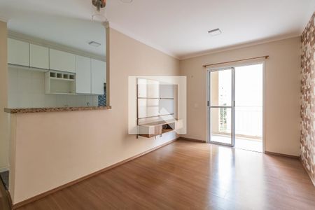 Sala de apartamento para alugar com 2 quartos, 72m² em Jardim Tupanci, Barueri