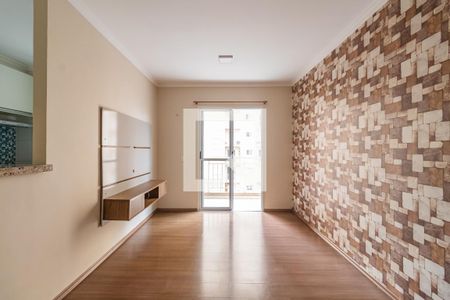 Sala de apartamento para alugar com 2 quartos, 72m² em Jardim Tupanci, Barueri