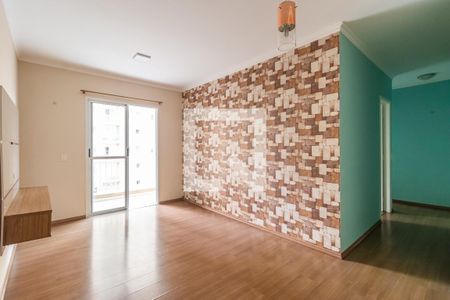 Sala de apartamento para alugar com 2 quartos, 72m² em Jardim Tupanci, Barueri