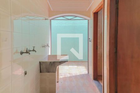 Casa à venda com 144m², 4 quartos e 2 vagas Casa à venda com 144m², 4 quartos e 2 vagasLavanderia