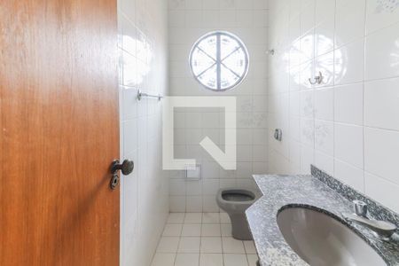 Casa à venda com 144m², 4 quartos e 2 vagas Casa à venda com 144m², 4 quartos e 2 vagasBanheiro Social