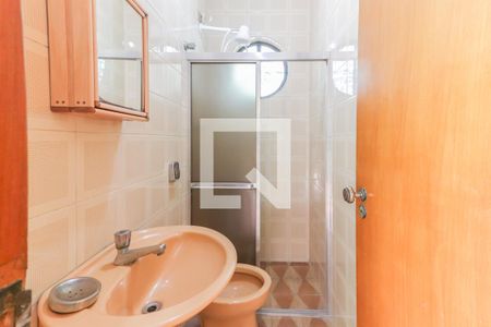 Casa à venda com 144m², 4 quartos e 2 vagas Casa à venda com 144m², 4 quartos e 2 vagasBanheiro Serviço