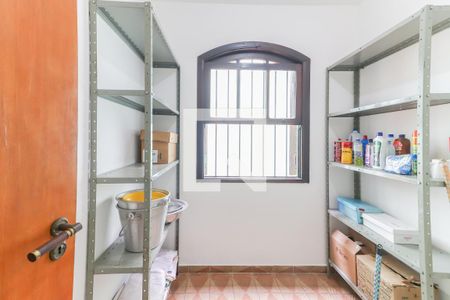 Casa à venda com 144m², 4 quartos e 2 vagas Casa à venda com 144m², 4 quartos e 2 vagasQuarto Serviço