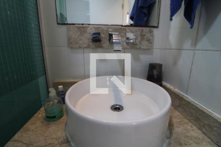 Apartamento à venda com 73m², 3 quartos e 2 vagasPia banheiro comum