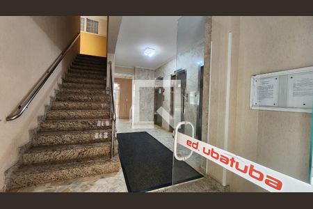 Studio para alugar com 24m², 1 quarto e sem vaga Studio para alugar com 24m², 1 quarto e sem vagaEscada