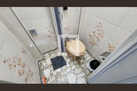 Banheiro de kitnet/studio para alugar com 1 quarto, 24m² em José Menino, Santos