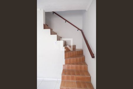 Casa à venda com 112m², 3 quartos e 4 vagasEscada