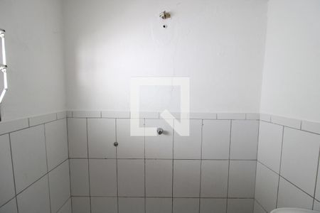 Banheiro de casa para alugar com 1 quarto, 30m² em Vila Palmeiras, São Paulo