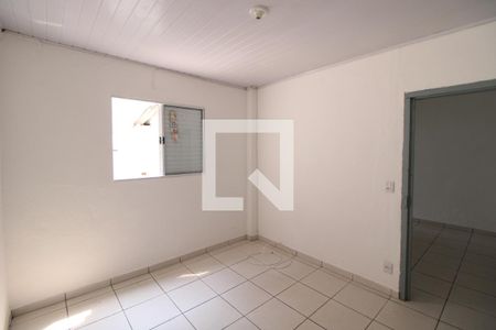Quarto 1 de casa para alugar com 1 quarto, 30m² em Vila Palmeiras, São Paulo