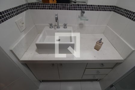 Apartamento para alugar com 65m², 2 quartos e 2 vagasBanheiro 1