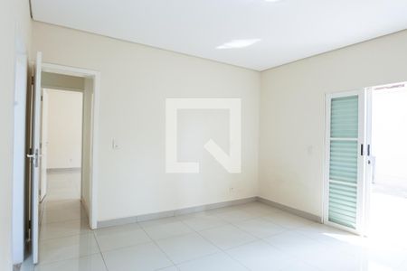 Casa à venda com 218m², 3 quartos e 4 vagassuíte 2