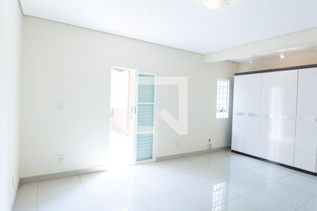 Casa à venda com 218m², 3 quartos e 4 vagassuíte 1
