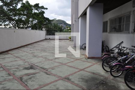 Apartamento à venda com 72m², 2 quartos e 1 vagaÁrea comum