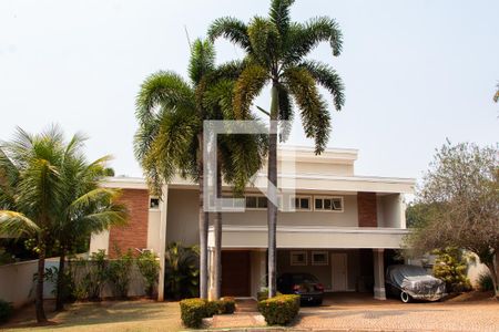 Casa de condomínio à venda com 550m², 3 quartos e 8 vagas Casa de condomínio à venda com 550m², 3 quartos e 8 vagasFACHADA