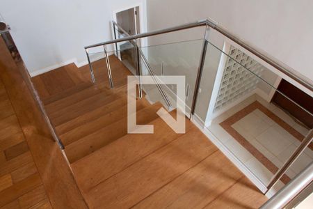 Casa de condomínio à venda com 550m², 3 quartos e 8 vagas Casa de condomínio à venda com 550m², 3 quartos e 8 vagasESCADAS ACESSO