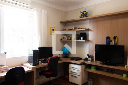 Casa de condomínio à venda com 550m², 3 quartos e 8 vagas Casa de condomínio à venda com 550m², 3 quartos e 8 vagasSUÌTE 3