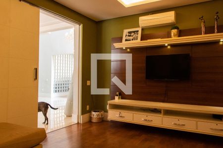 Casa de condomínio à venda com 550m², 3 quartos e 8 vagas Casa de condomínio à venda com 550m², 3 quartos e 8 vagasHOMME